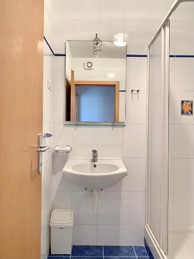 Apartments Happy Stay Center Baska Luaran gambar